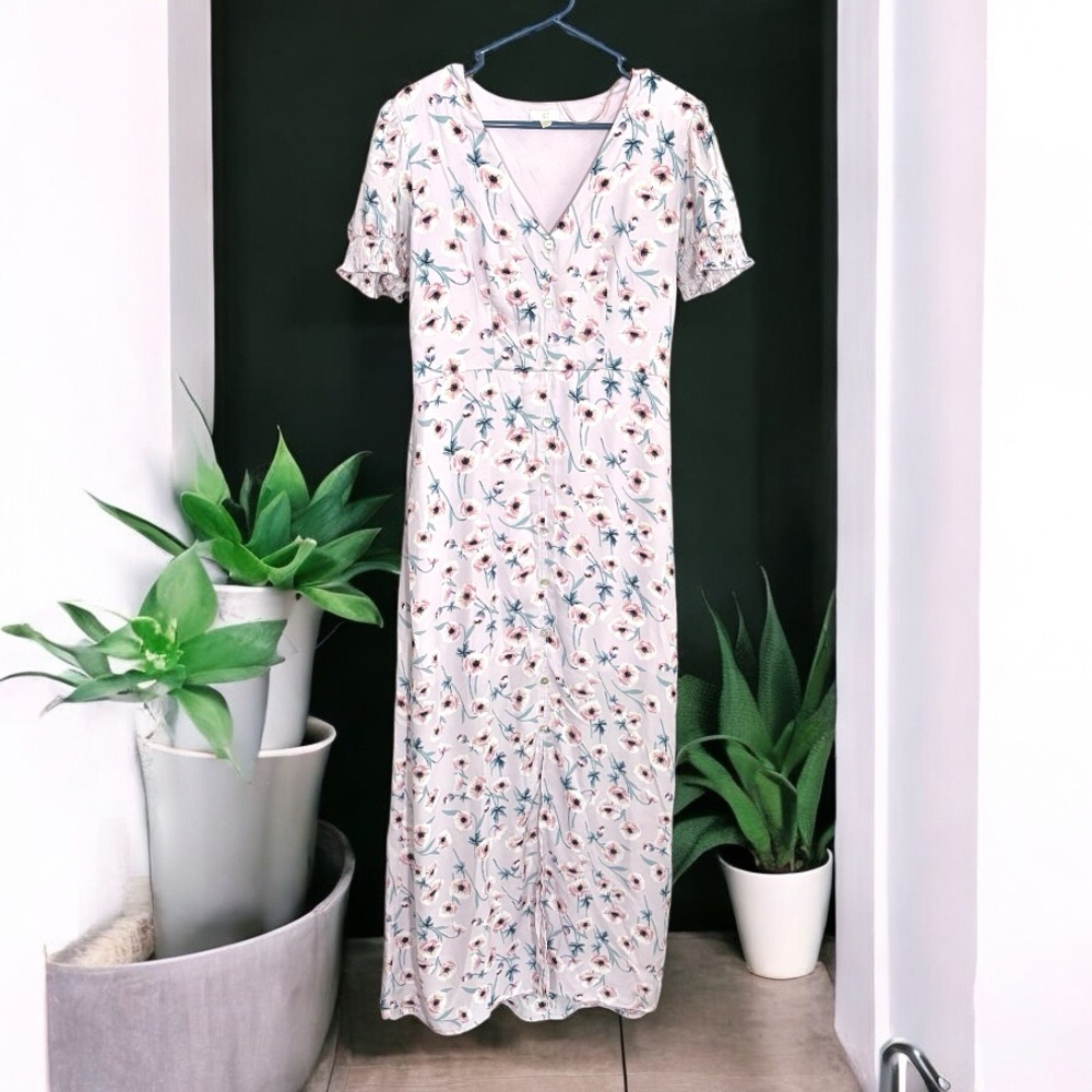 Charming Charlie Maxi Dress Flutter Sleeve V-Neck Size M Floral Feminine Elegant